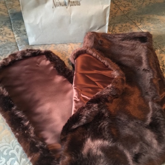 ‘Silk and Sable’ Faux Fur Shall - Picture 2 of 3